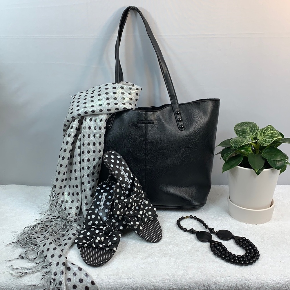 “RAMPAGE” Black Tote